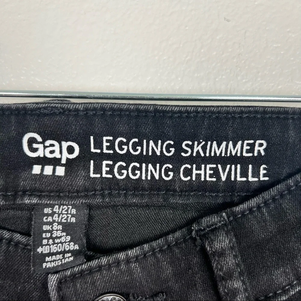 GAP Mid Rise Black Skinny Jeans 4‎